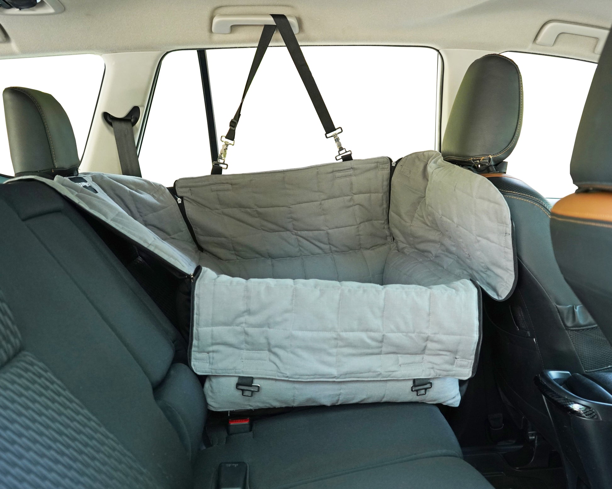 Booster Seat for dogs who need a dedicated space for dogs. This doubles up as a bed.