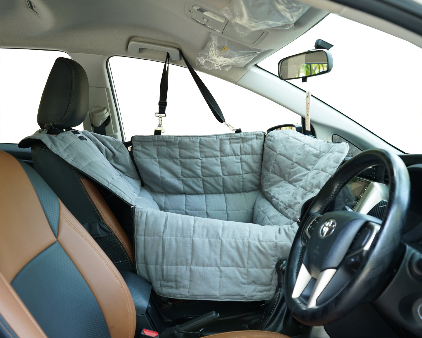 Booster Seat for dogs who need a dedicated space for dogs. This doubles up as a bed.