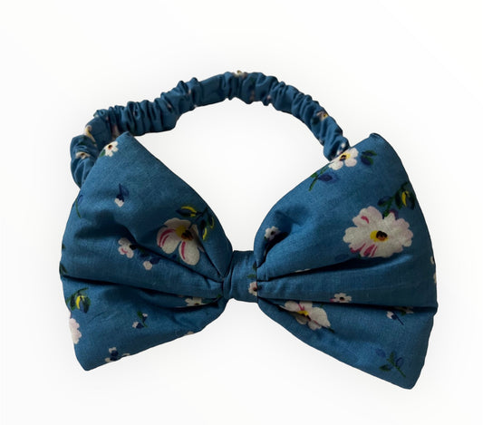Soft Collars - Blue & white floral